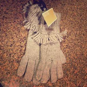 Michael Kors Knit Gloves -Never worn